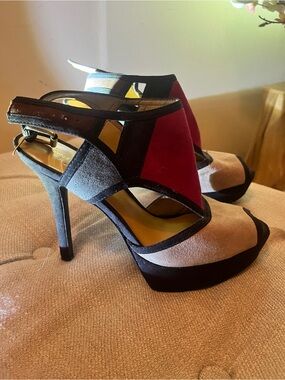 NWOT Nine West Suede Colorblock High Heel Platform Peep Toe in Red, Beige, Black
